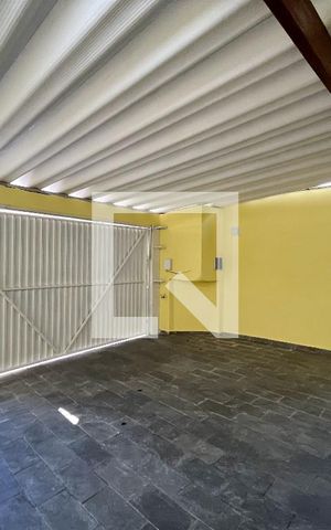 Casa à venda com 300m², 3 quartos e 2 vagas Casa à venda com 300m², 3 quartos e 2 vagasGaragem