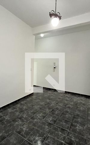 Casa à venda com 300m², 3 quartos e 2 vagas Casa à venda com 300m², 3 quartos e 2 vagasSala