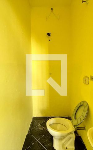Casa à venda com 300m², 3 quartos e 2 vagas Casa à venda com 300m², 3 quartos e 2 vagasBanheiro de serviço