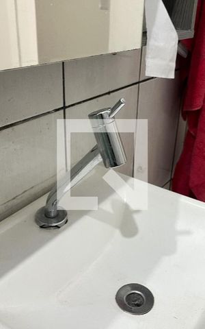 Casa à venda com 300m², 3 quartos e 2 vagas Casa à venda com 300m², 3 quartos e 2 vagasBanheiro Corredor