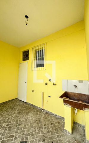 Casa à venda com 300m², 3 quartos e 2 vagas Casa à venda com 300m², 3 quartos e 2 vagasÁrea de Serviço
