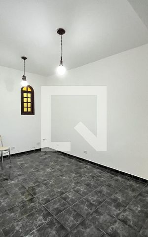 Casa à venda com 300m², 3 quartos e 2 vagas Casa à venda com 300m², 3 quartos e 2 vagasSala