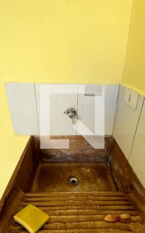 Casa à venda com 300m², 3 quartos e 2 vagas Casa à venda com 300m², 3 quartos e 2 vagasBanheiro de serviço