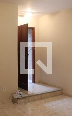 Casa para alugar com 240m², 2 quartos e 2 vagasSala