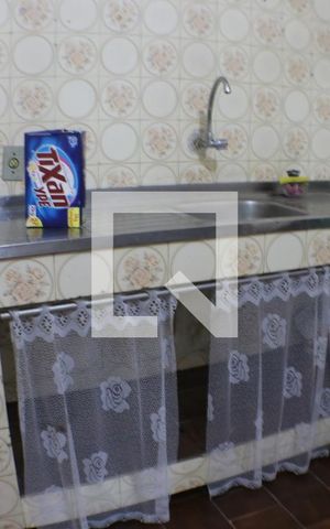 Casa para alugar com 240m², 2 quartos e 2 vagasCozinha