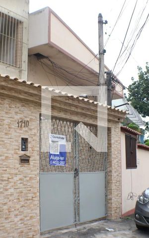 Casa para alugar com 240m², 2 quartos e 2 vagasFachada