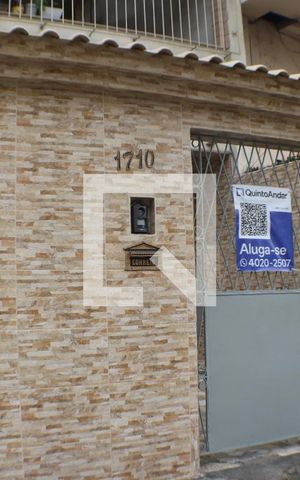 Casa para alugar com 240m², 2 quartos e 2 vagasFachada