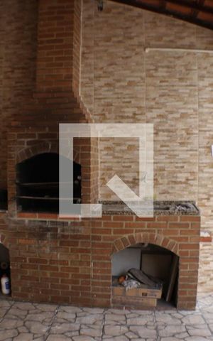 Casa para alugar com 240m², 2 quartos e 2 vagasChurrasqueira