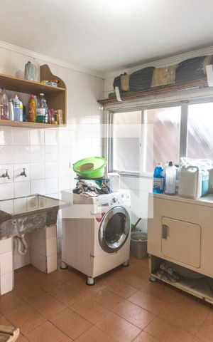 Casa à venda com 340m², 3 quartos e 5 vagas Casa à venda com 340m², 3 quartos e 5 vagasÁrea de serviço