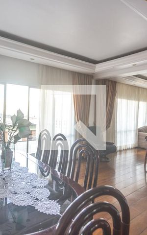 Casa à venda com 340m², 3 quartos e 5 vagas Casa à venda com 340m², 3 quartos e 5 vagasSala de estar