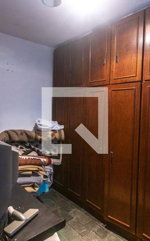 Casa à venda com 340m², 3 quartos e 5 vagas Casa à venda com 340m², 3 quartos e 5 vagasQuarto de serviço
