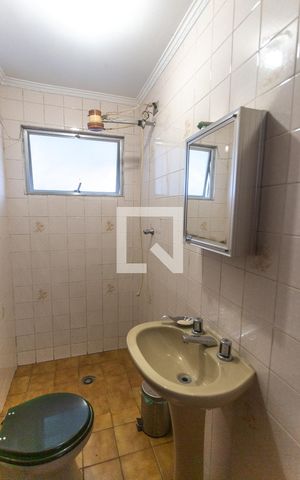 Casa à venda com 340m², 3 quartos e 5 vagas Casa à venda com 340m², 3 quartos e 5 vagasBanheiro de serviço