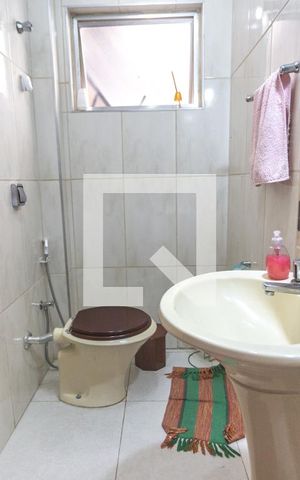 Casa à venda com 340m², 3 quartos e 5 vagas Casa à venda com 340m², 3 quartos e 5 vagasLavabo