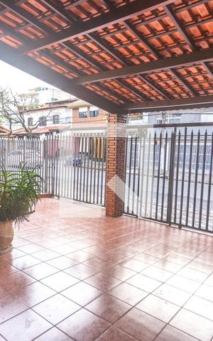 Casa à venda com 340m², 3 quartos e 5 vagas Casa à venda com 340m², 3 quartos e 5 vagasGaragem
