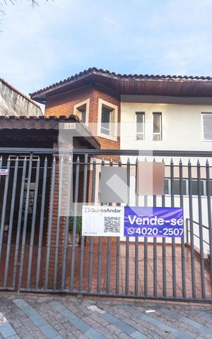 Casa à venda com 340m², 3 quartos e 5 vagas Casa à venda com 340m², 3 quartos e 5 vagasFachada