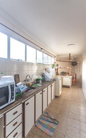 Casa à venda com 340m², 3 quartos e 5 vagas Casa à venda com 340m², 3 quartos e 5 vagasCozinha