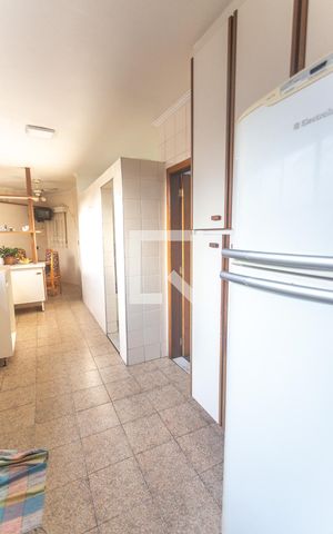 Casa à venda com 340m², 3 quartos e 5 vagas Casa à venda com 340m², 3 quartos e 5 vagasCozinha