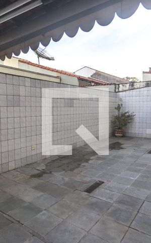 Casa à venda com 340m², 3 quartos e 5 vagas Casa à venda com 340m², 3 quartos e 5 vagasQuintal