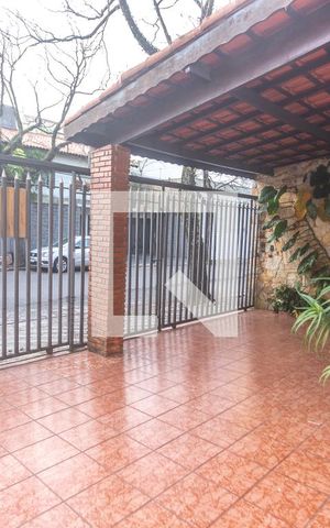 Casa à venda com 340m², 3 quartos e 5 vagas Casa à venda com 340m², 3 quartos e 5 vagasGaragem