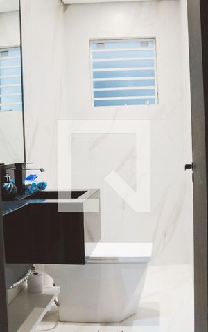 Casa à venda com 200m², 3 quartos e 2 vagasLavabo