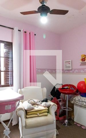 Casa à venda com 262m², 5 quartos e 4 vagas Casa à venda com 262m², 5 quartos e 4 vagasQuarto 2