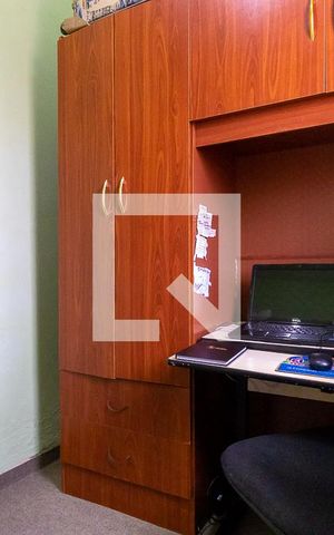Casa à venda com 262m², 5 quartos e 4 vagas Casa à venda com 262m², 5 quartos e 4 vagasCasa de fundos - Quarto 3