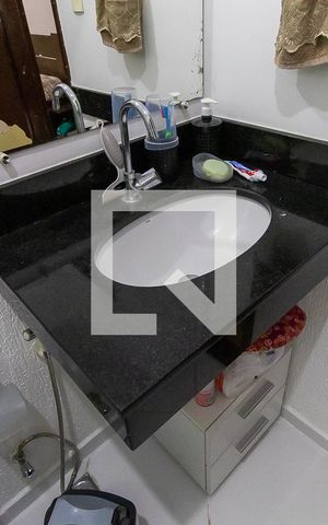 Casa à venda com 262m², 5 quartos e 4 vagas Casa à venda com 262m², 5 quartos e 4 vagasBanheiro