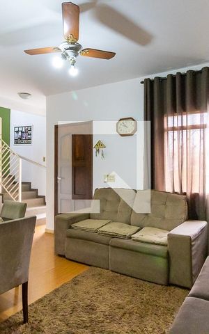 Casa à venda com 262m², 5 quartos e 4 vagas Casa à venda com 262m², 5 quartos e 4 vagasCasa de fundos - Sala