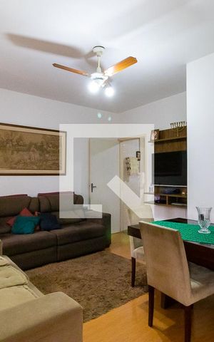 Casa à venda com 262m², 5 quartos e 4 vagas Casa à venda com 262m², 5 quartos e 4 vagasCasa de fundos - Sala