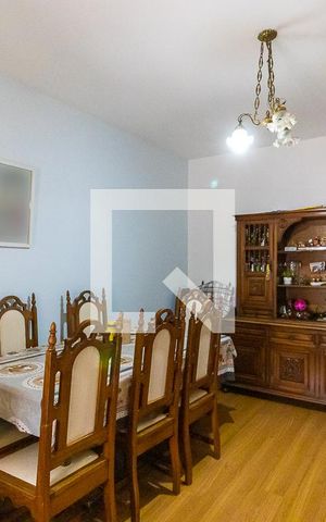 Casa à venda com 262m², 5 quartos e 4 vagas Casa à venda com 262m², 5 quartos e 4 vagasSala de jantar