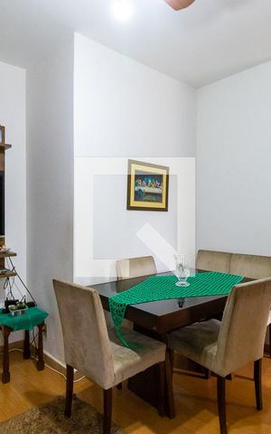 Casa à venda com 262m², 5 quartos e 4 vagas Casa à venda com 262m², 5 quartos e 4 vagasCasa de fundos - Sala
