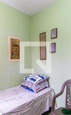 Casa à venda com 262m², 5 quartos e 4 vagas Casa à venda com 262m², 5 quartos e 4 vagasCasa de fundos - Quarto 2