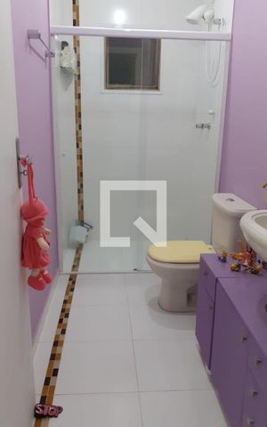 Casa à venda com 143m², 3 quartos e 4 vagas