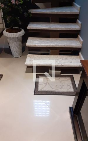 Casa à venda com 143m², 3 quartos e 4 vagas