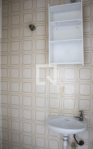 Apartamento para alugar com 57m², 2 quartos e 1 vaga Apartamento para alugar com 57m², 2 quartos e 1 vagaBanheiro do Área de Serviço