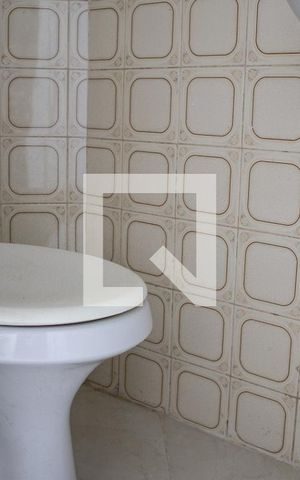 Apartamento para alugar com 57m², 2 quartos e 1 vaga Apartamento para alugar com 57m², 2 quartos e 1 vagaBanheiro do Área de Serviço