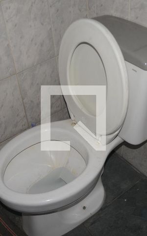 Casa à venda com 465m², 5 quartos e 3 vagasBanheiro de Serviço