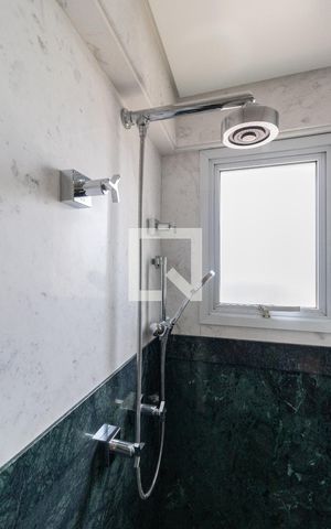 Apartamento à venda com 170m², 4 quartos e 3 vagasBanheiro da Suíte 4 / Closet