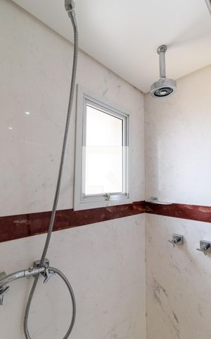 Apartamento à venda com 170m², 4 quartos e 3 vagasBanheiro da Suíte 4 / Closet
