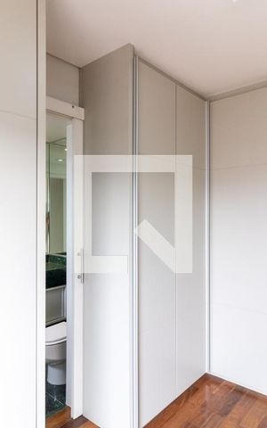 Apartamento à venda com 170m², 4 quartos e 3 vagasSuíte 4 / Closet