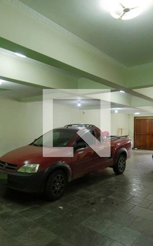 Casa para alugar com 590m², 5 quartos e 8 vagas Casa para alugar com 590m², 5 quartos e 8 vagasGaragem