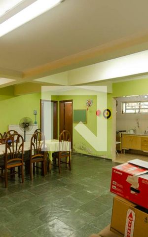 Casa para alugar com 590m², 5 quartos e 8 vagas Casa para alugar com 590m², 5 quartos e 8 vagasSalão