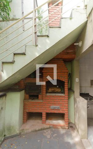 Casa para alugar com 590m², 5 quartos e 8 vagas Casa para alugar com 590m², 5 quartos e 8 vagasChurrasqueira