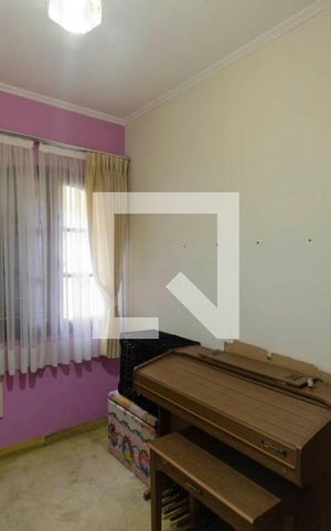 Casa para alugar com 590m², 5 quartos e 8 vagas Casa para alugar com 590m², 5 quartos e 8 vagasQuarto 1
