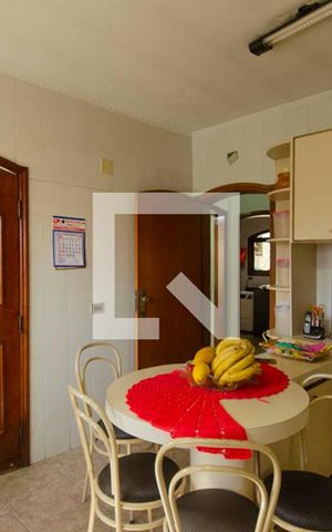 Casa para alugar com 590m², 5 quartos e 8 vagas Casa para alugar com 590m², 5 quartos e 8 vagasCozinha