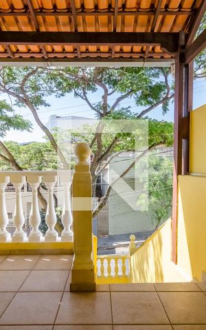 Casa à venda com 200m², 3 quartos e 4 vagas Casa à venda com 200m², 3 quartos e 4 vagasVaranda da Sala