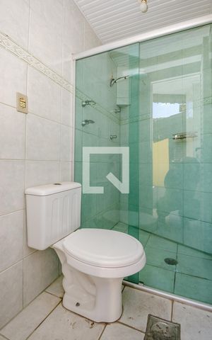 Casa à venda com 200m², 3 quartos e 4 vagas Casa à venda com 200m², 3 quartos e 4 vagasBanheiro anexo