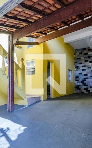 Casa à venda com 200m², 3 quartos e 4 vagas Casa à venda com 200m², 3 quartos e 4 vagasGaragem