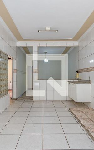 Casa à venda com 200m², 3 quartos e 4 vagas Casa à venda com 200m², 3 quartos e 4 vagasCozinha