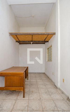 Casa à venda com 200m², 3 quartos e 4 vagas Casa à venda com 200m², 3 quartos e 4 vagasSala Garagem